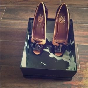 DONALD J. PLINER SHOES